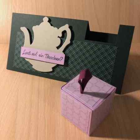 Karte mit Box, Päckchen Karte, beosnderes Kartenformat, Karte zum Dreieck gestellt mit einer kleinen quadratischen Box, die mit süßen Kleinigkeiten gefüllt werden kann.